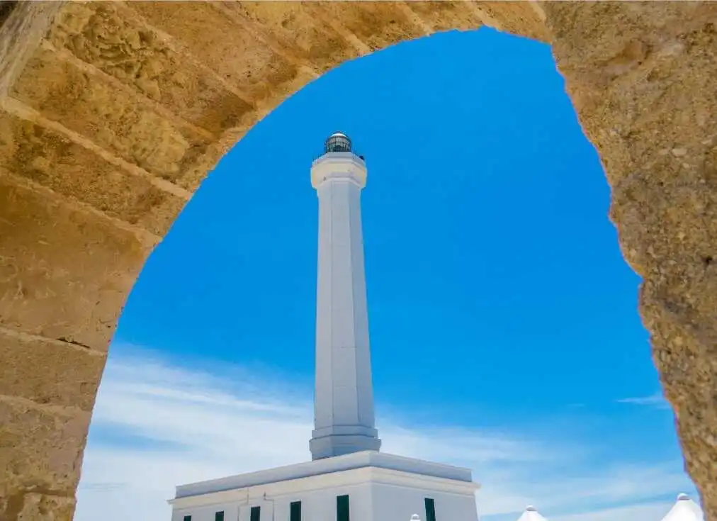 Farol de Santa Maria di Leuca ©diegofiore via Canva